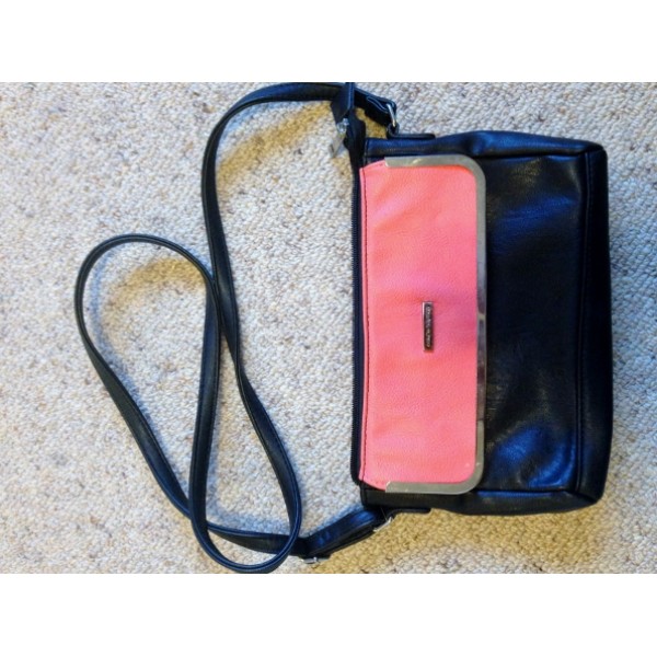 B10 Colette Pink and Black Bag