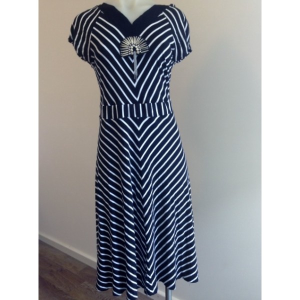 F3 W. Black and White Lines