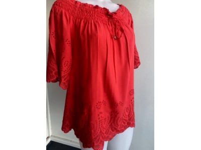 F8 Crochet Red