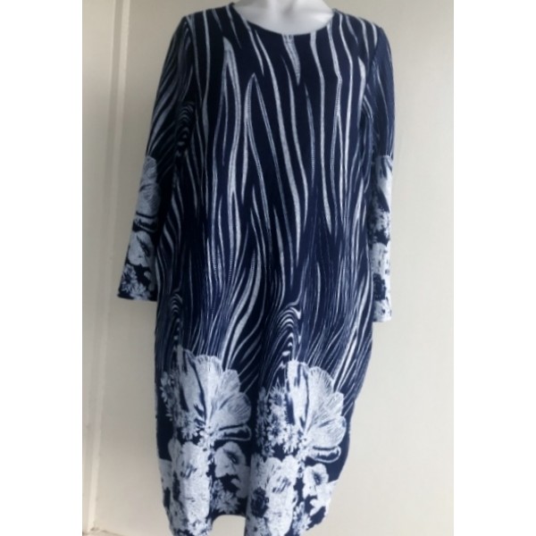 F7 Elegant Blue Waves (medium)