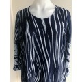 F7 Elegant Blue Waves (medium)