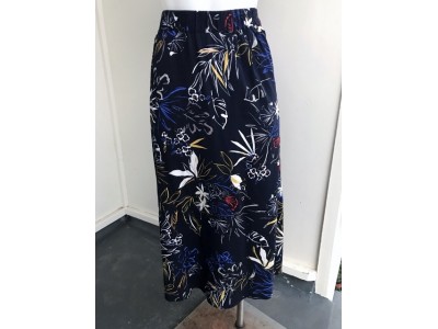 F11 Sussan Floral Skirt