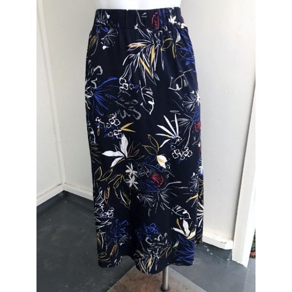 F11 Sussan Floral Skirt