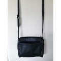 B5 Avanti Cross Body Leather