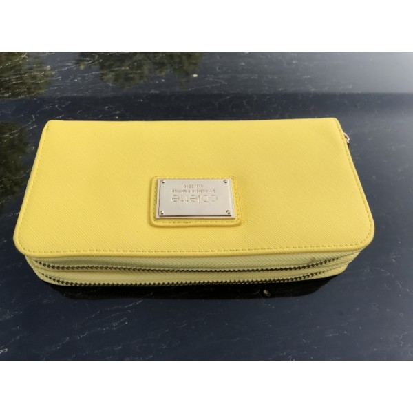 B4 Colette Canary Clutch