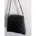 B6 Cross Body and Wallet Set
