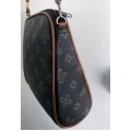 B6 Cross Body and Wallet Set