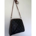 B6 Cross Body and Wallet Set
