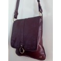 B7 Egata Messenger Bag