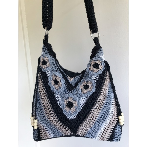 B4 Eighteen Beads Crochet Tote