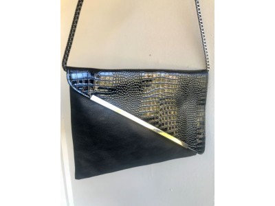 Elysia Crossbody