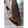 B2 Faigen Vintage Leather Sling Bag