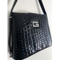 B6 G Black Croc