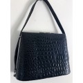 B6 G Black Croc
