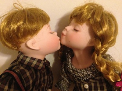 Kissing Dolls